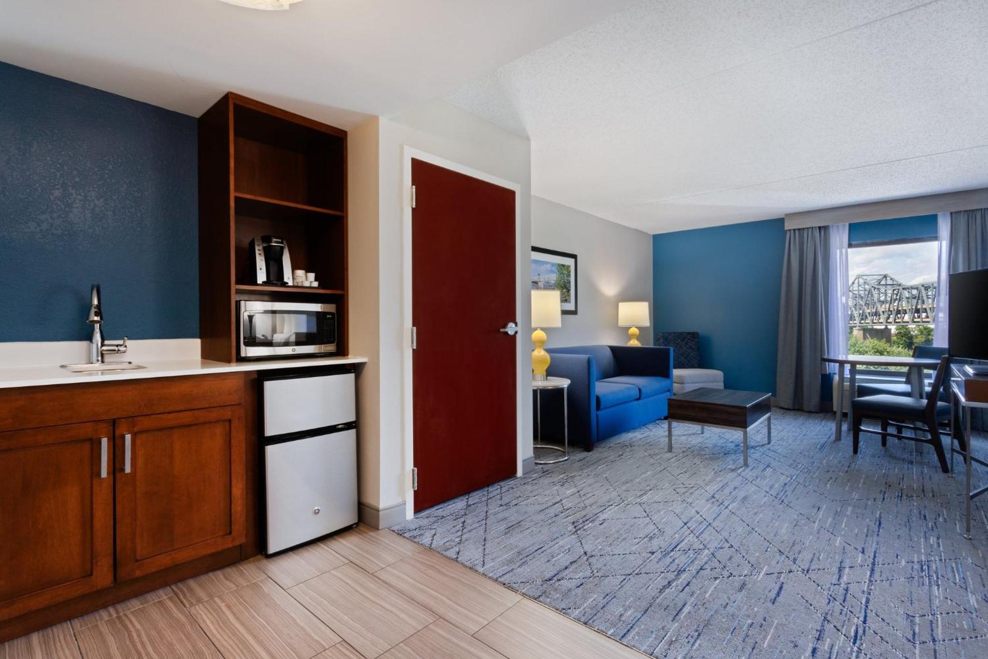 Holiday Inn Express & Suites Cincinnati Riverfront By Ihg Covington Bagian luar foto