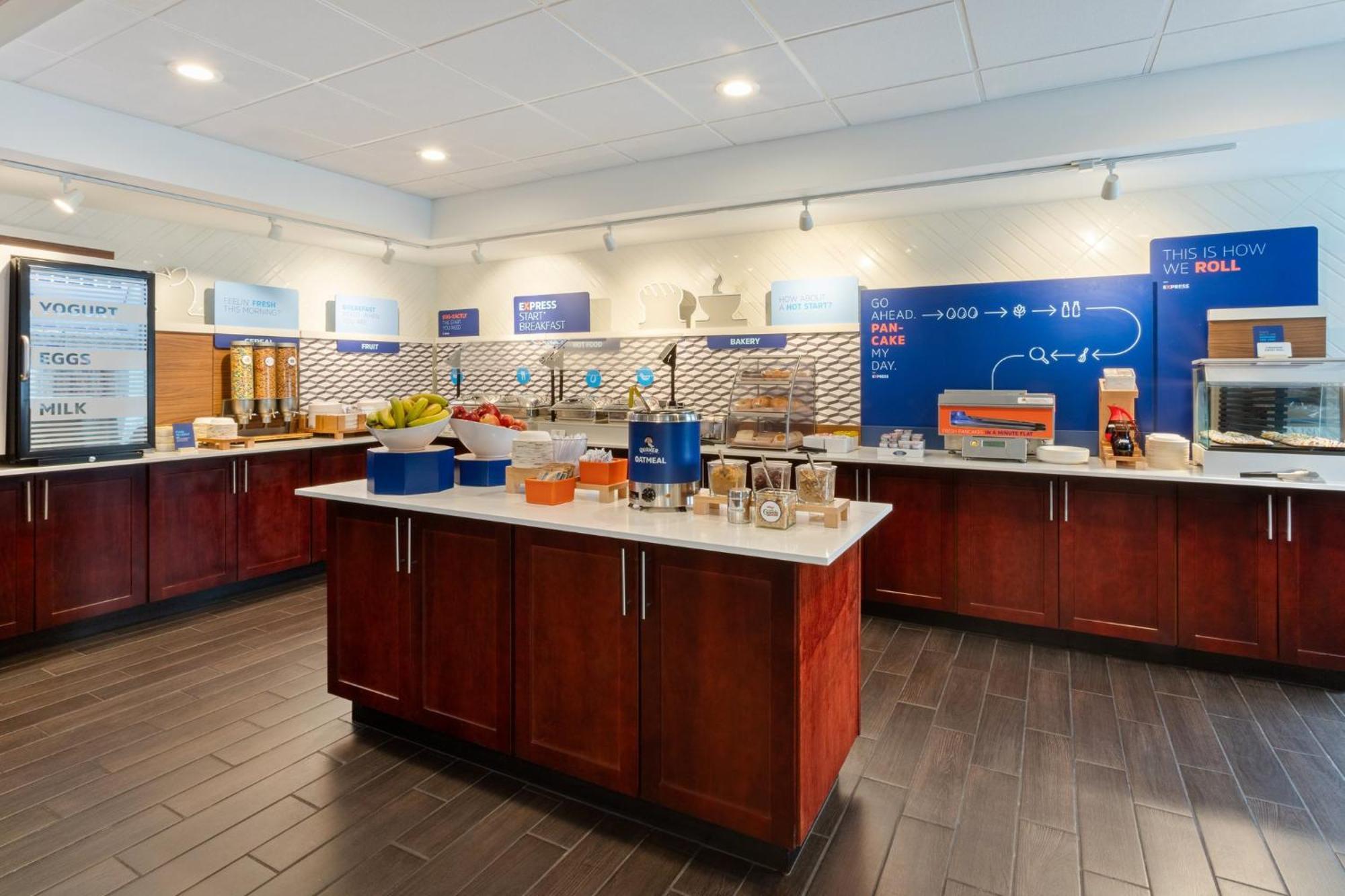 Holiday Inn Express & Suites Cincinnati Riverfront By Ihg Covington Bagian luar foto