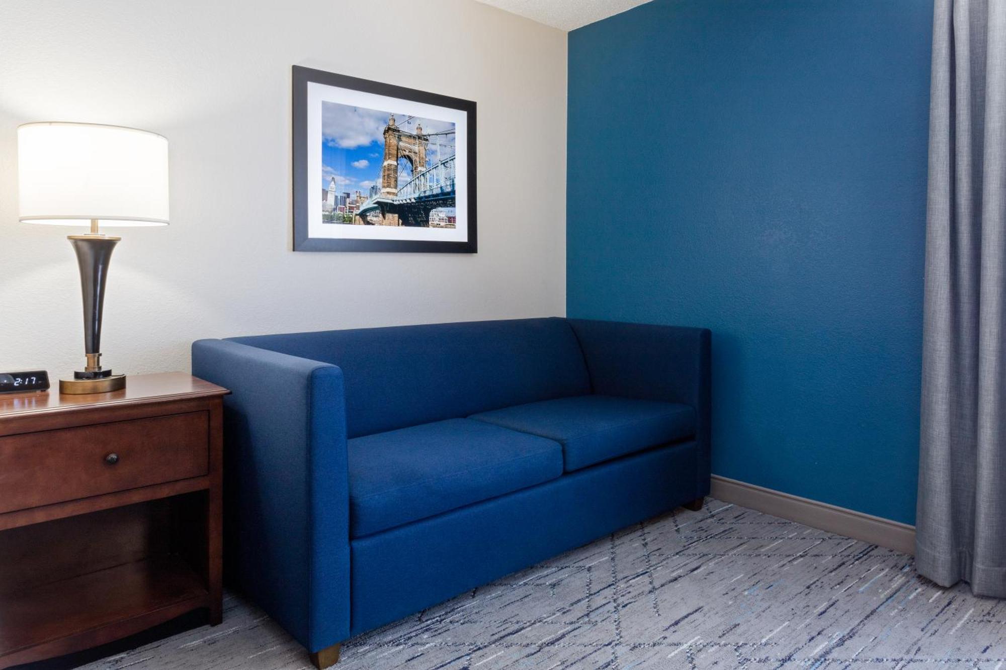 Holiday Inn Express & Suites Cincinnati Riverfront By Ihg Covington Bagian luar foto