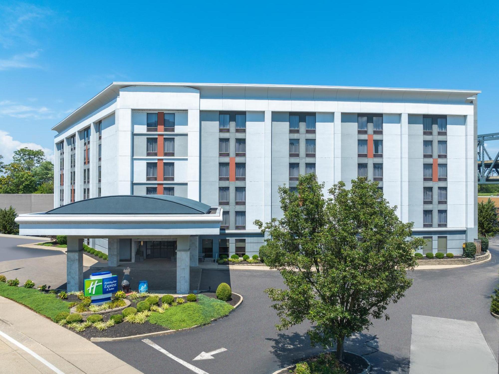 Holiday Inn Express & Suites Cincinnati Riverfront By Ihg Covington Bagian luar foto