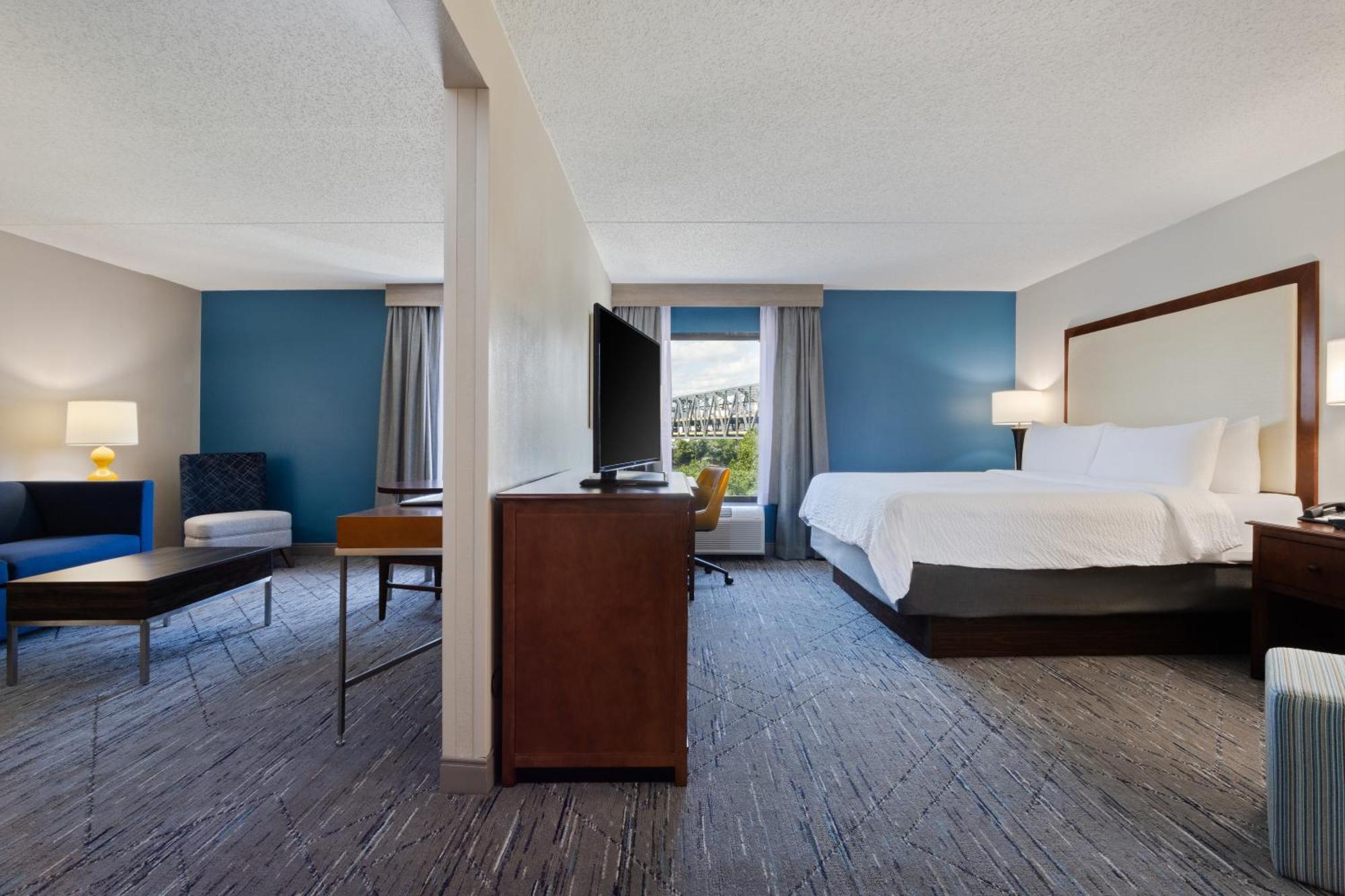 Holiday Inn Express & Suites Cincinnati Riverfront By Ihg Covington Bagian luar foto
