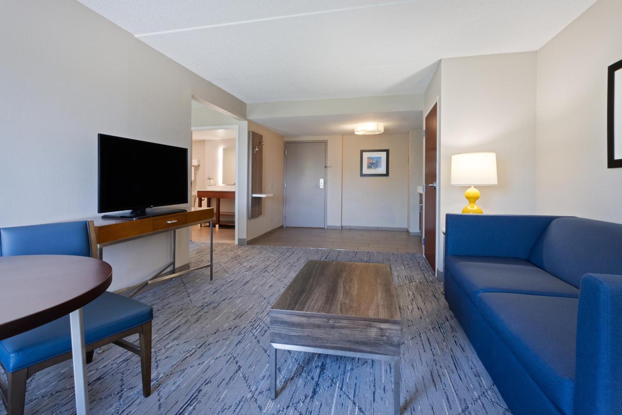 Holiday Inn Express & Suites Cincinnati Riverfront By Ihg Covington Bagian luar foto