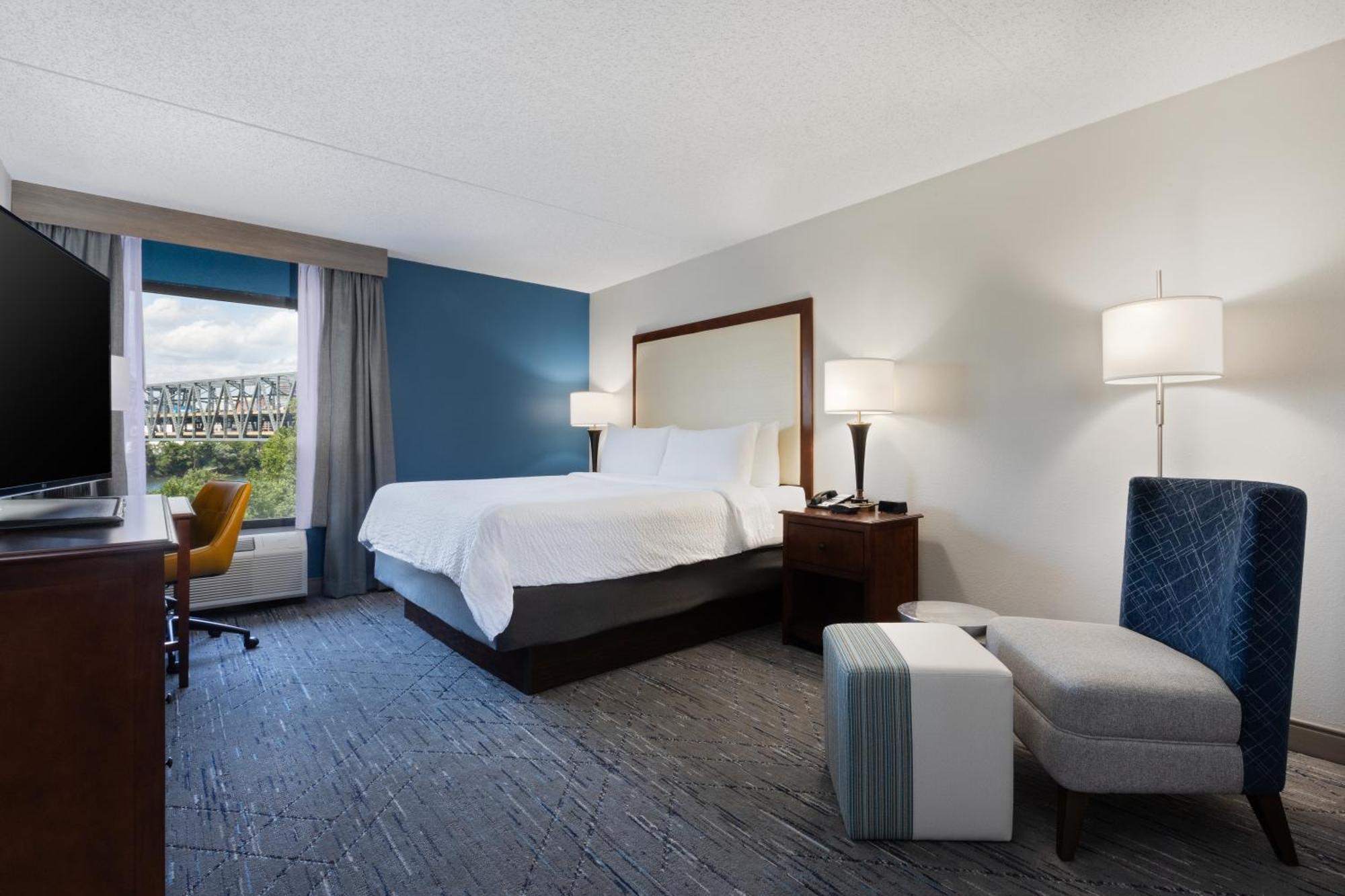 Holiday Inn Express & Suites Cincinnati Riverfront By Ihg Covington Bagian luar foto