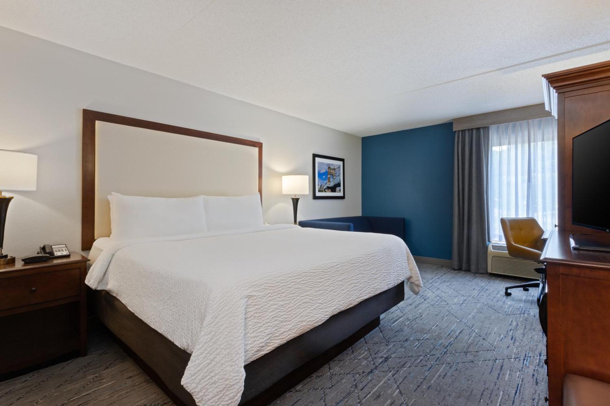 Holiday Inn Express & Suites Cincinnati Riverfront By Ihg Covington Bagian luar foto
