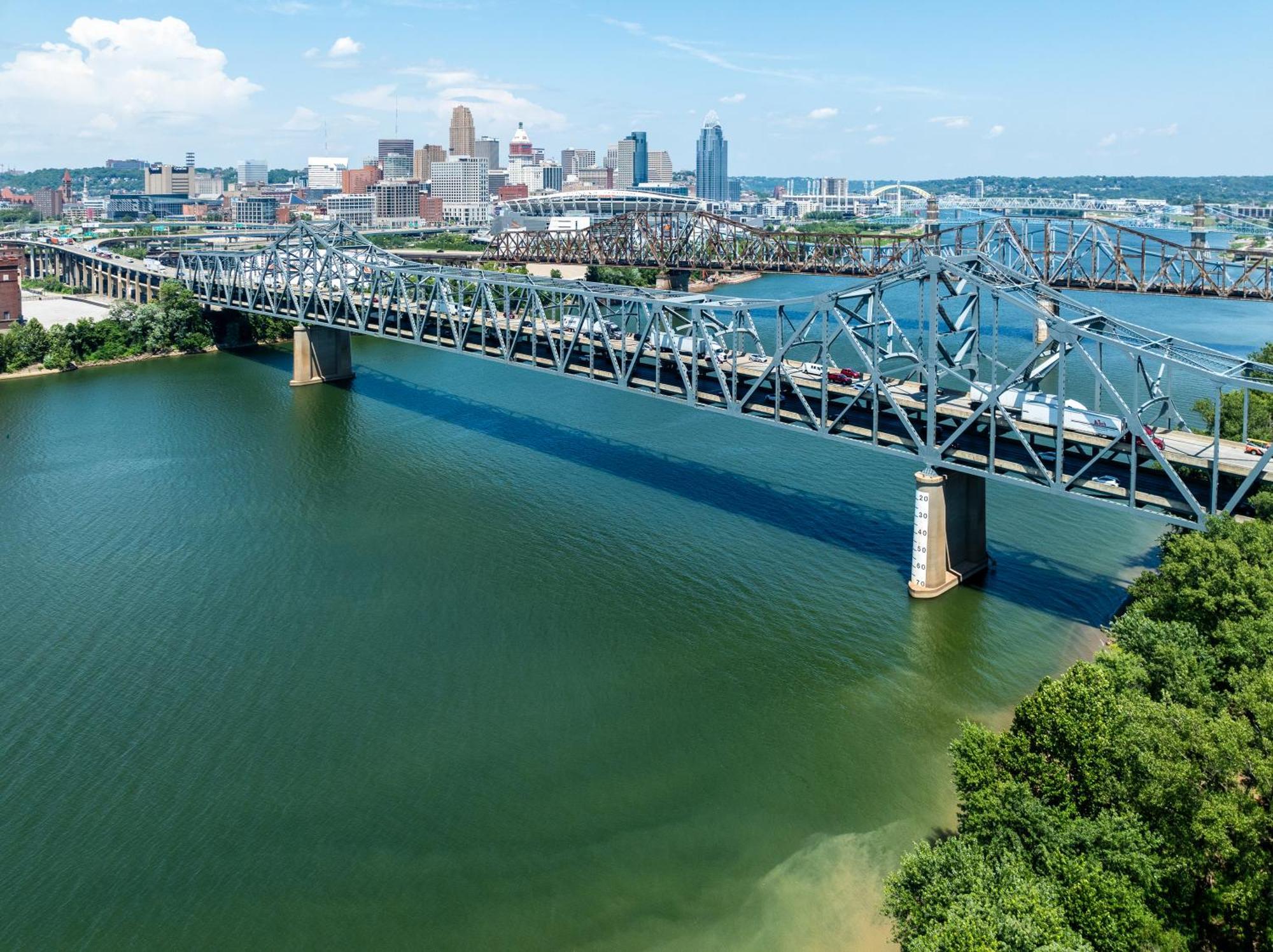 Holiday Inn Express & Suites Cincinnati Riverfront By Ihg Covington Bagian luar foto