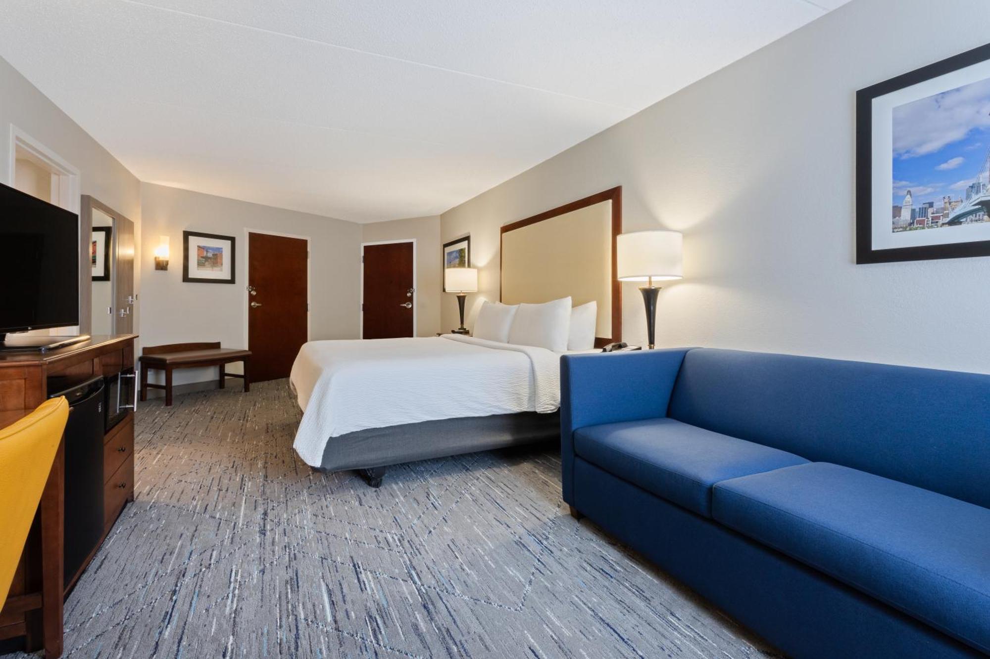 Holiday Inn Express & Suites Cincinnati Riverfront By Ihg Covington Bagian luar foto