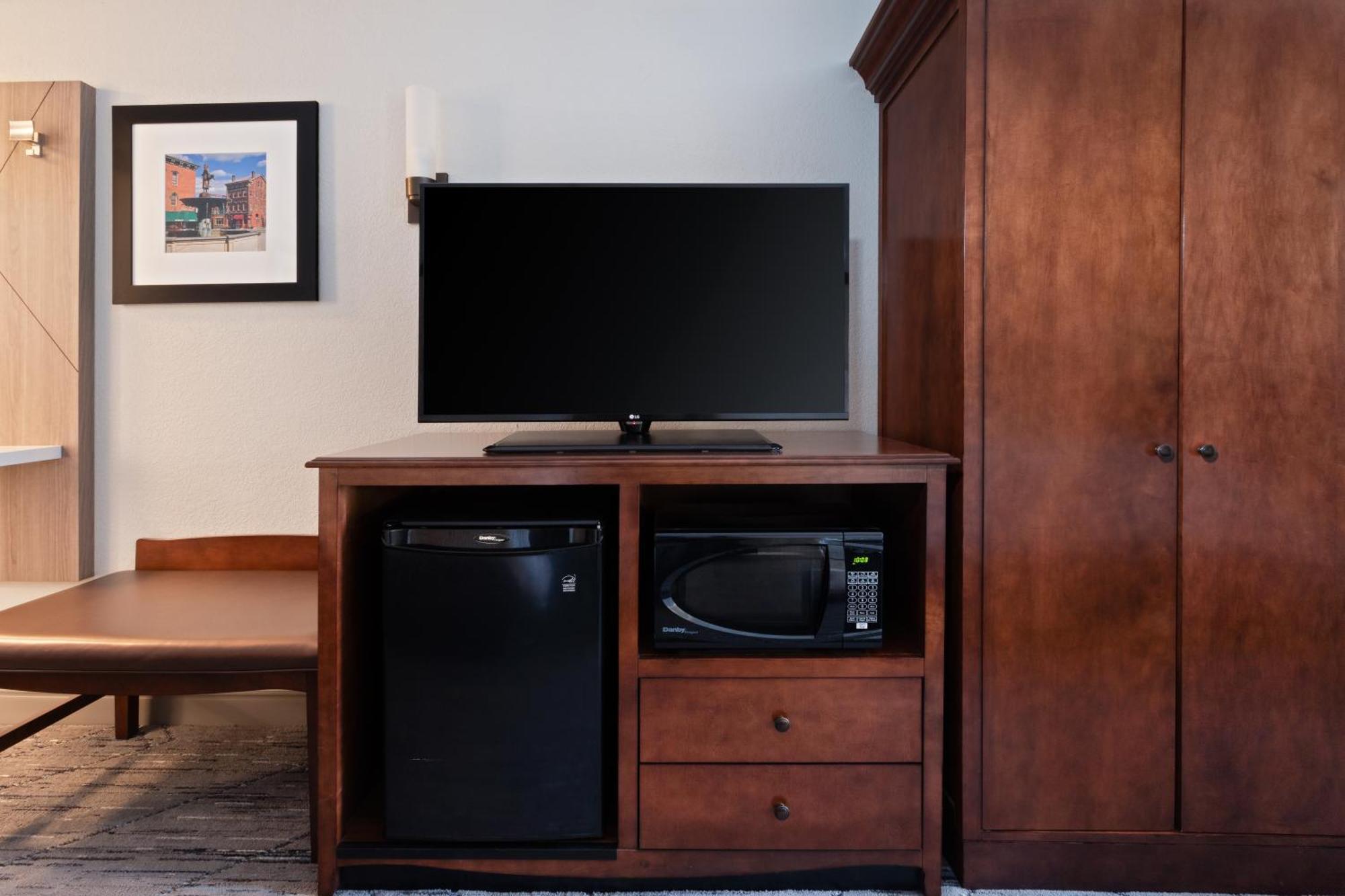 Holiday Inn Express & Suites Cincinnati Riverfront By Ihg Covington Bagian luar foto